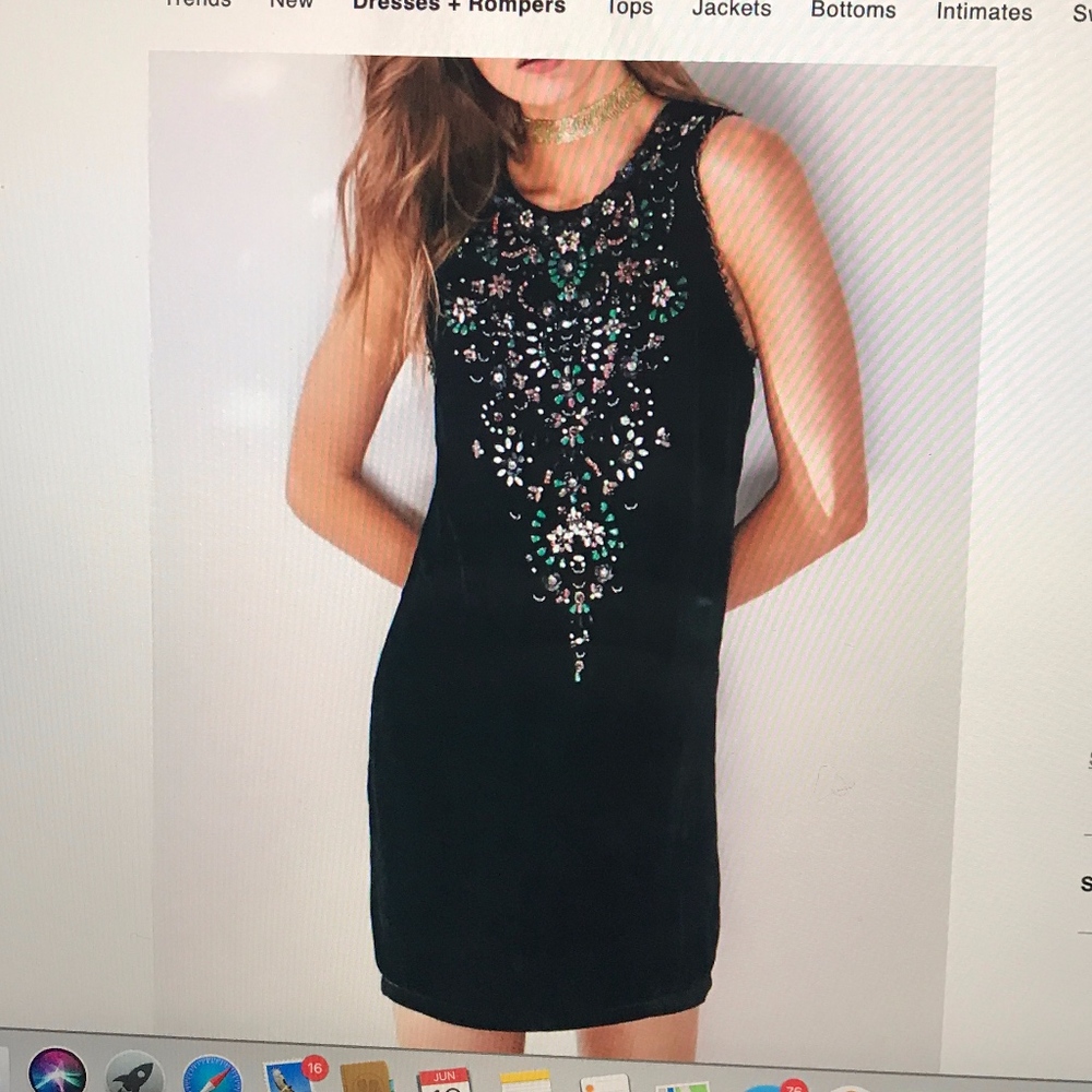 URBAN OUTFITTERS Ecote Velvet Mini Shift Dress - Picture 3 of 4
